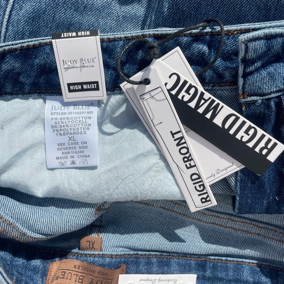 Judy Blue High Waist Distressed Denim Shorts XL NWT - Picture 7 of 7